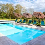 빌라 Zeruko Izarra, Grand Standing *