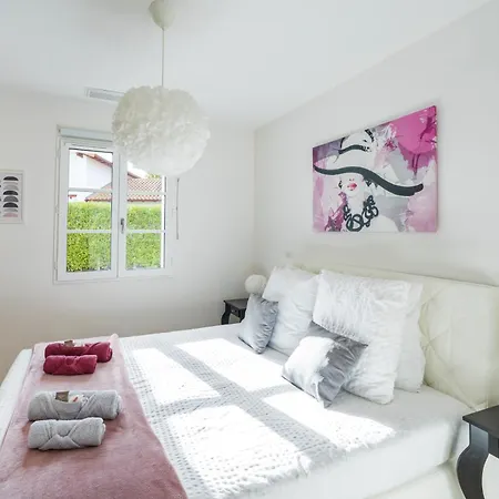 Villa Zeruko Izarra, Grand Standing *