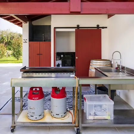 Zeruko Izarra, Grand Standing