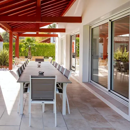 Villa Zeruko Izarra, Grand Standing