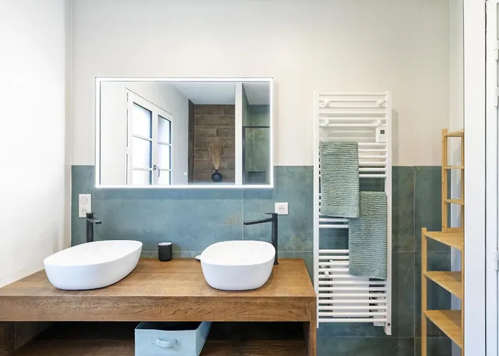 Zeruko Izarra, Grand Standing Villa *