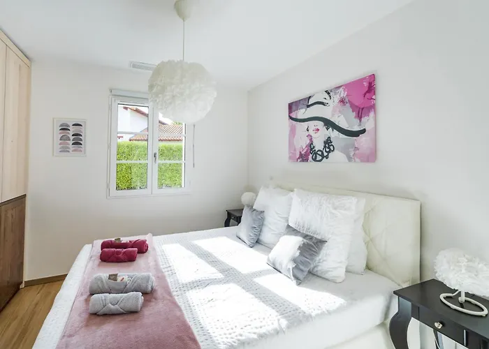 Villa Zeruko Izarra, Grand Standing *