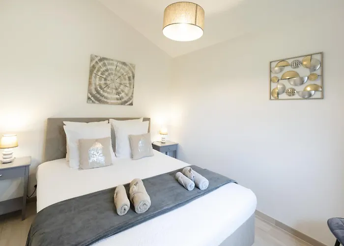 Villa Zeruko Izarra, Grand Standing Sare