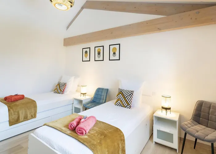 Zeruko Izarra, Grand Standing Villa