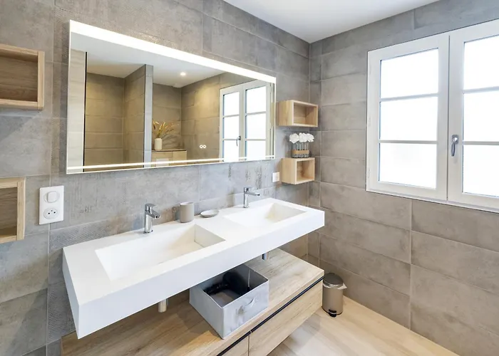 Zeruko Izarra, Grand Standing Villa Sare