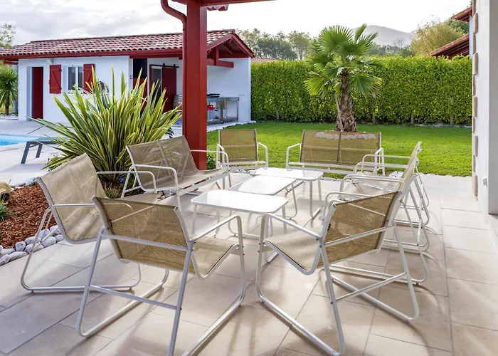 Villa Zeruko Izarra, Grand Standing *