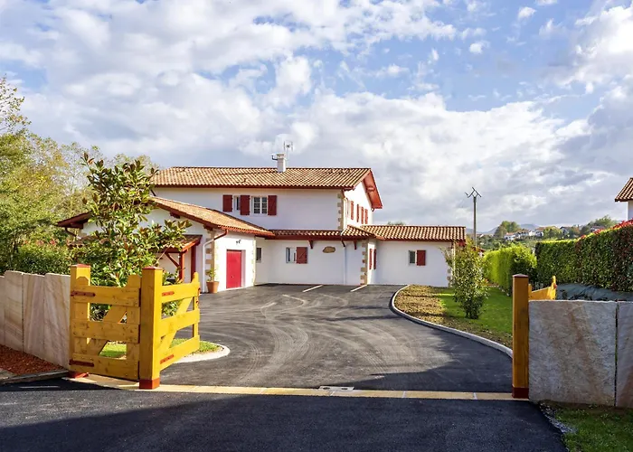 Zeruko Izarra, Grand Standing Villa Sare