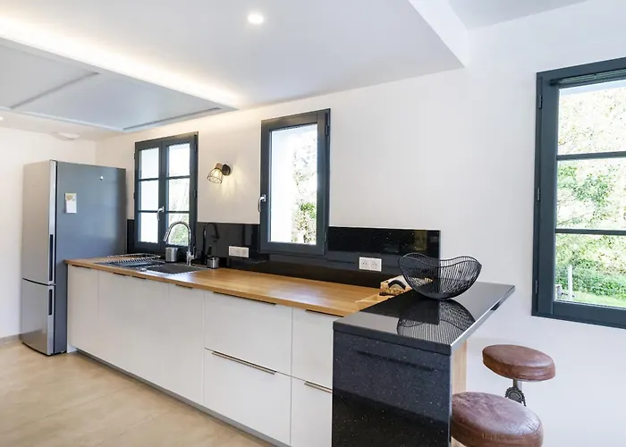 Villa Zeruko Izarra, Grand Standing